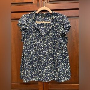 1.State floral ruffle sleeve blouse